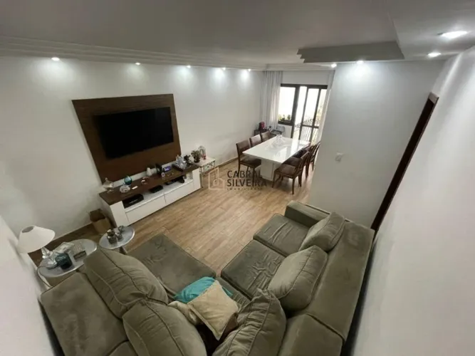 Apartamento com 3 Suítes e Varanda Especial em Moema