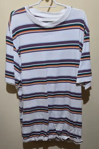Camiseta plano C original listrada logo branca