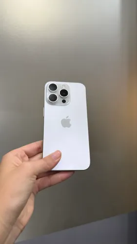 IPHONE 15 PRO BRANCO 512 GB SEMINOVO DISPONÍVEL