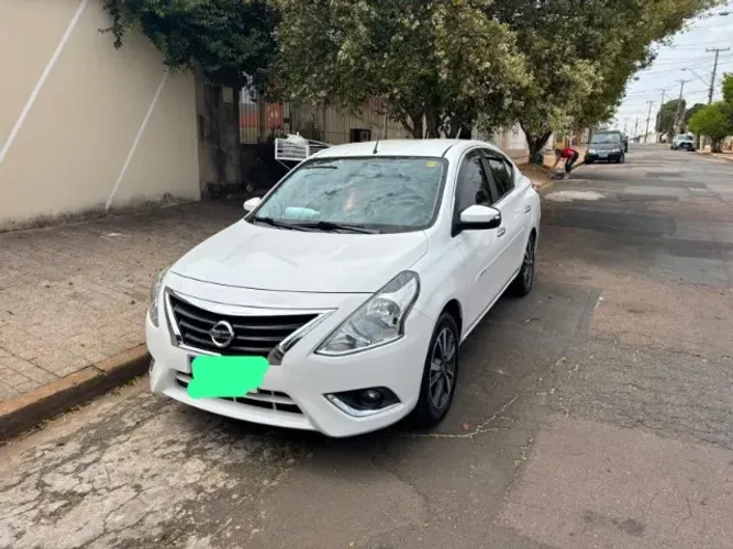 Nissan Versa SL 1.6 16V Flexstart 4P Aut. 2018