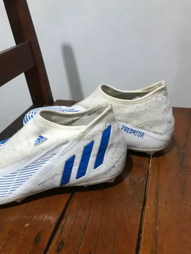 Vende-se chuteira de campo,original 