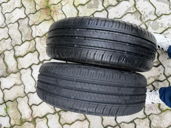 Par de Dunlop 185 60 15