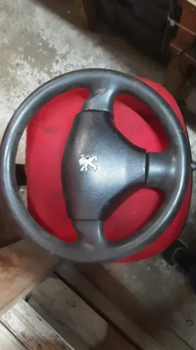 Volante do Peugeot sem air-bag