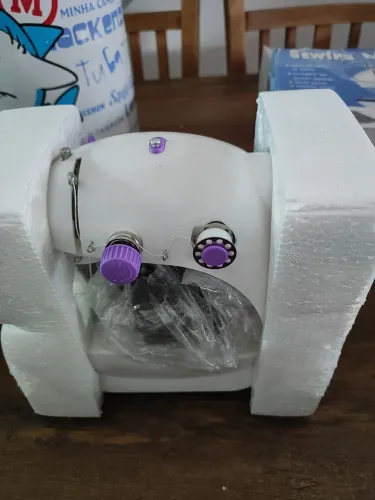 Máquina de costura portátil