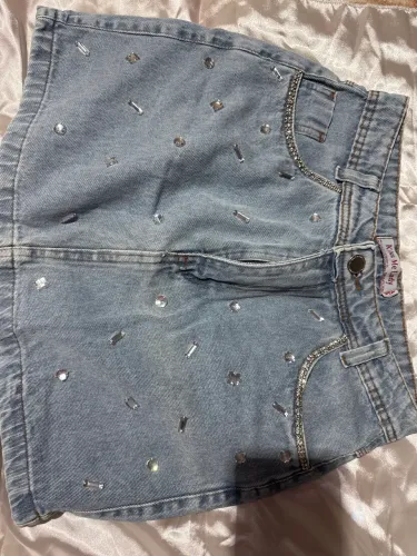 SAIA JEANS COM PEDRARIAS