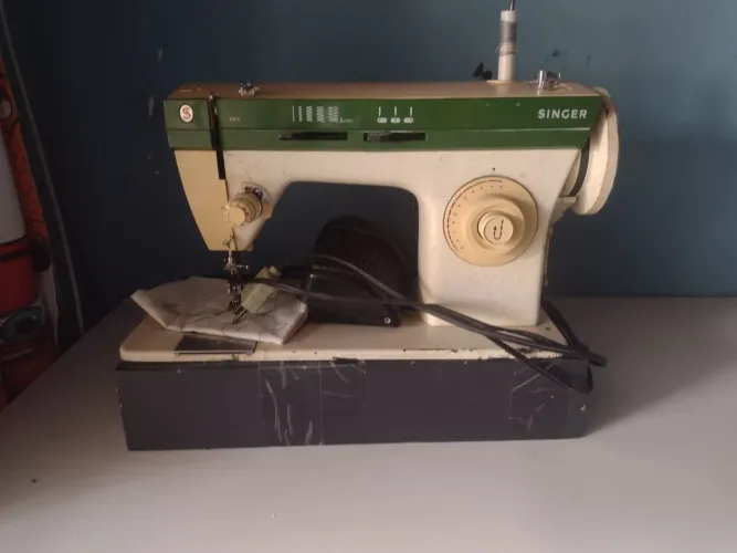 Máquina de custura semi novo