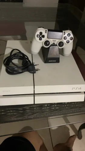 Ps4 fat 1tb 1controle com carregador 10/10 2.000$