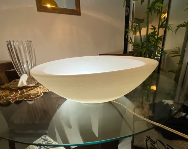 Luminária em forma de tigela 