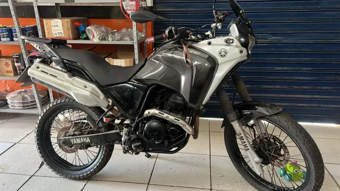 VENDO OU TROCO TENERÉ 250 em dias só transferir