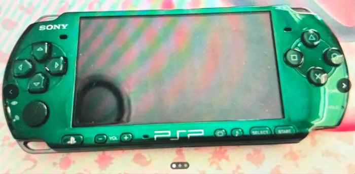 PSP verde metal gear solid