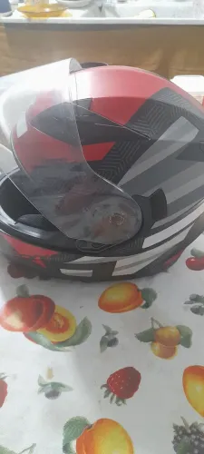 CAPACETE NOVO PRA TROCA E VENDER