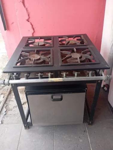 Fogão industrial 4 bocas com forno