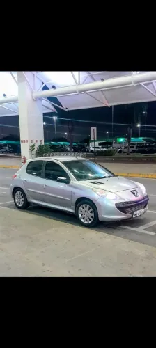 Peugeot 207 XR 1.4 Flex 8V 5P 2011