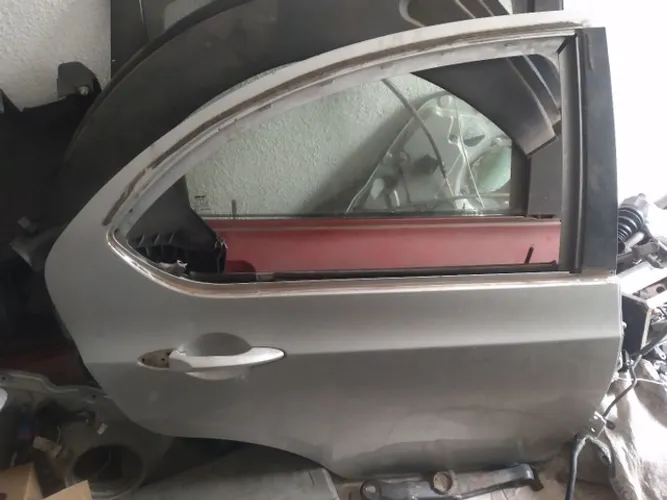 Porta jac j3  ano 2012  traseira direita 