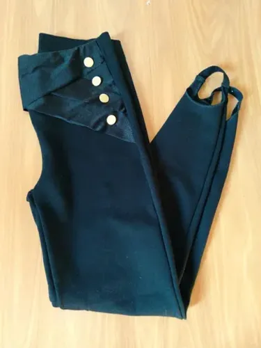 Calça leguin de lycra grossa com pezinho veste M