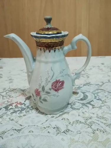 Bule de porcelana antigo