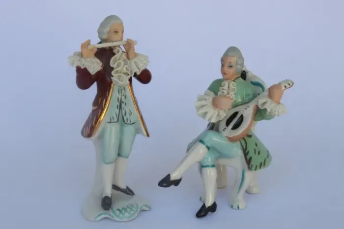 Porcelana Rebis Bibelos Músicos Flauta E Bandolim