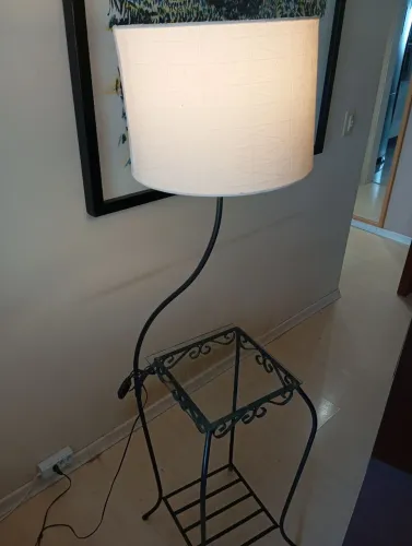 Abajur ferro e vidro