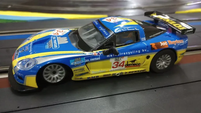 Carro de autorama Corvette C6R Scx