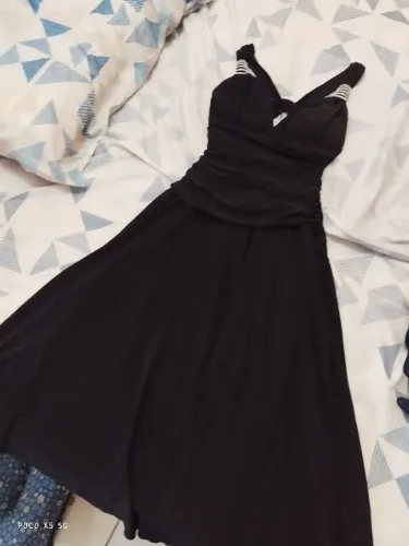 Vestido preto de festa