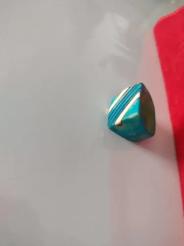 anel madeira, leve, pintado cor azul celeste