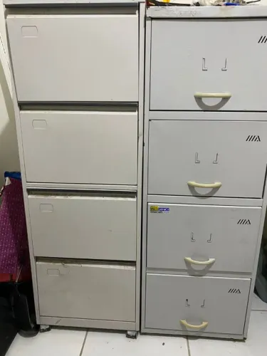 Armários metálicos para guarda de documentos