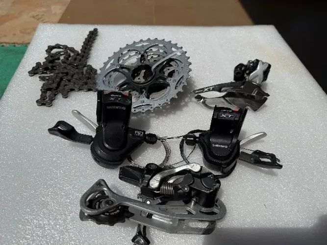 Grupo Shimano Deore XT 10v (2x10 e 3x10) em excelente estado