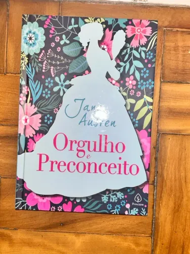 Livro Orgulho e Preconceito - Capa dura