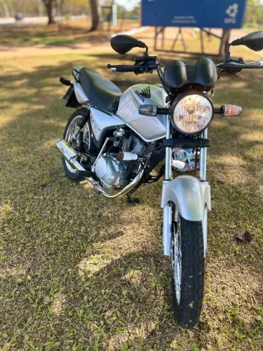 Vende-se Cg Titan 150 ano 2006.