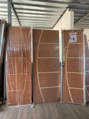 Portas de madeira frizada / entregamos a domicílio / a partir de 190,00
