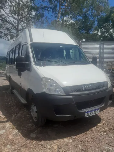 Iveco Dayli Minibus 19 Lugares Executiva Completa 