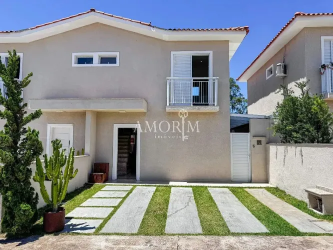 CASA EM CONDOMÍNIO À VENDA NO PORTAL DOS IPÊS COM 3 QUARTOS 1 SUÍTE PISCINA E 2 VAGAS EM C