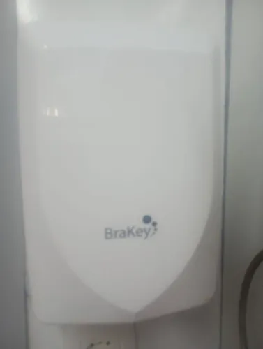Secador de mão para banheiro.