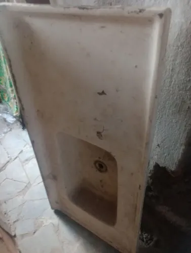 Pia grande de mármore sintético 