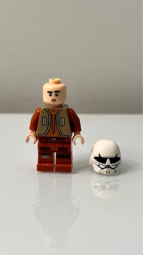 Lego Star Wars - Ezra versão com capacete 