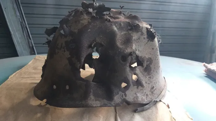 ANTIGUIDADE CAPACETE DE GUERRA