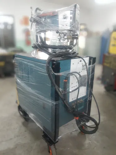 Máquina de solda Safmig 601 (600 amperes)
