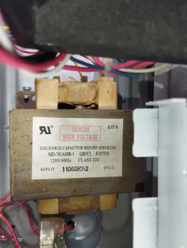 Transformadores de microondas 127v e 220v