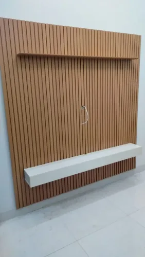Painel ripado grande para tv estilo 