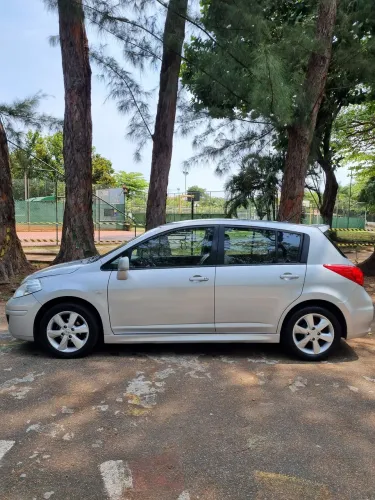 Nissan Tiida SL 1.8/1.8 Flex 16V Aut. 2013