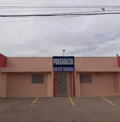Suites pra 1 pessoa R$ 1.100,00 e pra 2 pessoas 1.400,00 mensal