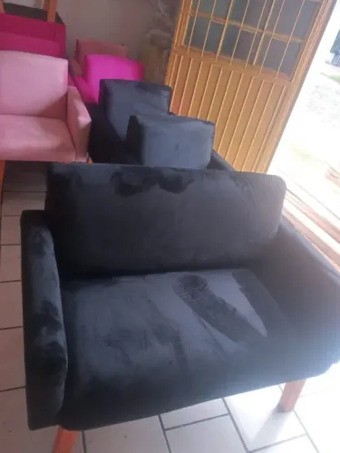 Poltronas nina de Veludo na cor que quiser acompanha 2 poltrona 1 lugar e 1 namoradeira