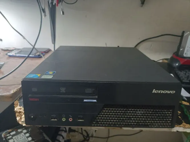 GABINETE ThinkCentre MP58