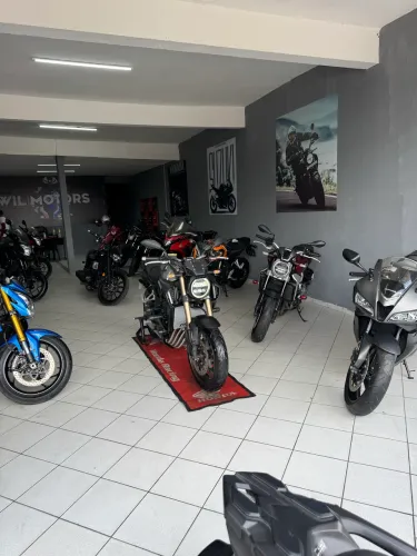 Cb650r 2021 25 mil km aceito troca e financio 