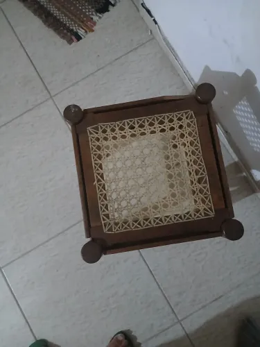 Tamboretes com tampo de corda de sisal,130 reais cada 