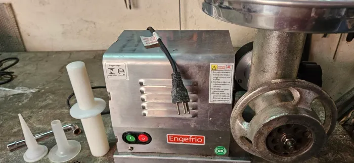 Moedor de carne e ensacador de linguiça BM23NR Bermar