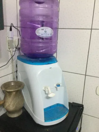Bebedouro de água gelada