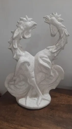 Escultura de Galos em Cerâmica - Peça Exclusiva