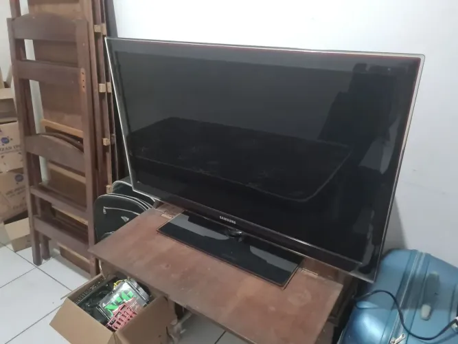 Televisão Samsung - com defeito (modelo UN40C5000 40 polegadas)