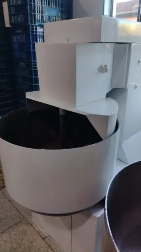 Masseira Hyppolito 25 kg farinha 